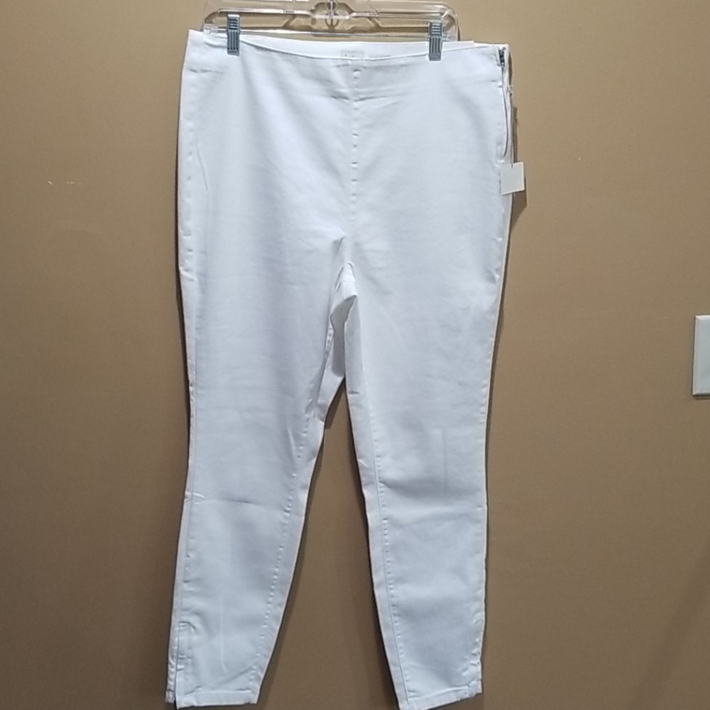 A New Day High rise skinny stretch taper leg pant